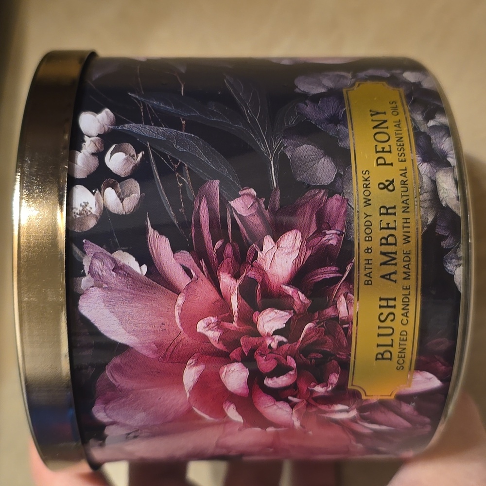 Bath & Body Works 3 wick candle - Blush Amber & Peony - DISCONTINUED FRAGRANCE